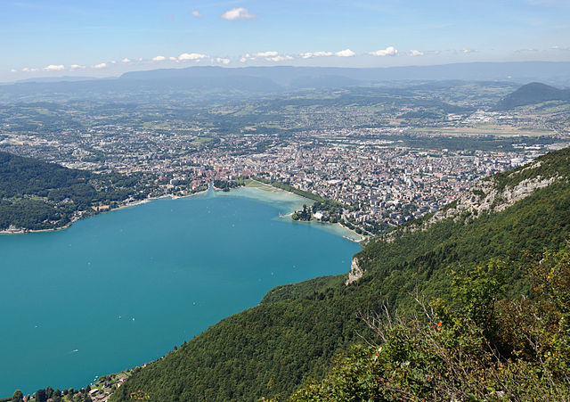 Le lac d'Annecy vu du mont Veyrier